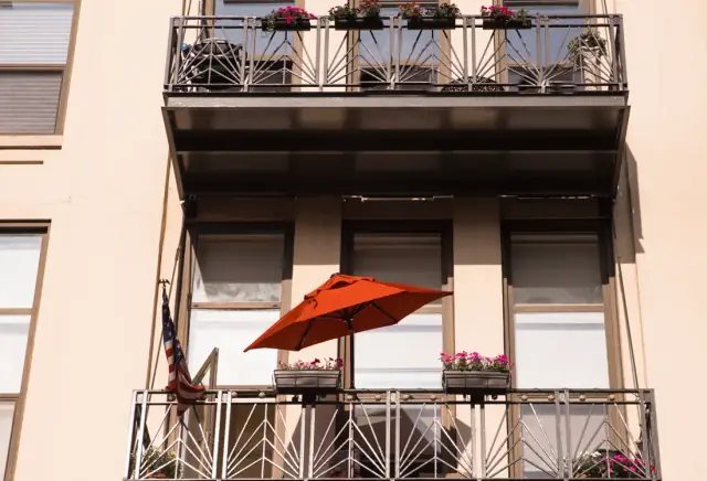 Sanierter Balkon mit neuer Abdichtung.